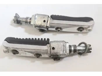 Repose pieds avant droit SUZUKI GSF 400 BANDIT 1991 - 1995