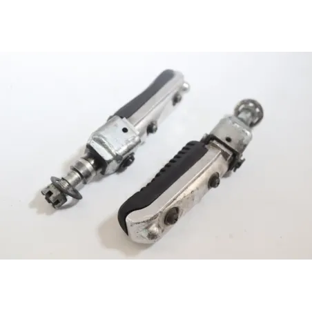 Repose pieds avant droit SUZUKI GSF 400 BANDIT 1991 - 1995