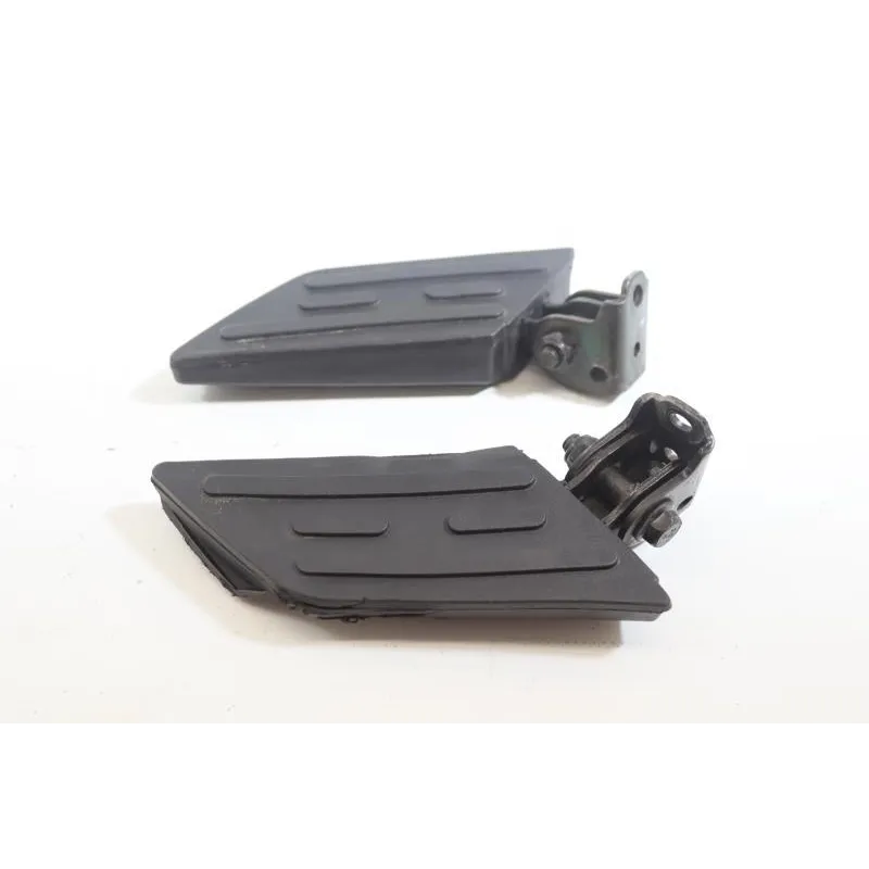 Repose pieds arriere droit PEUGEOT KISBEE 50 RS 2011 - 2017