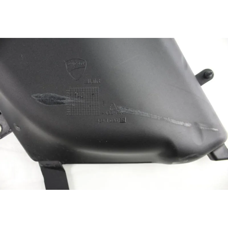 Ecope radiateur droit DUCATI DIAVEL 1200 ABS 2012 - 2013
