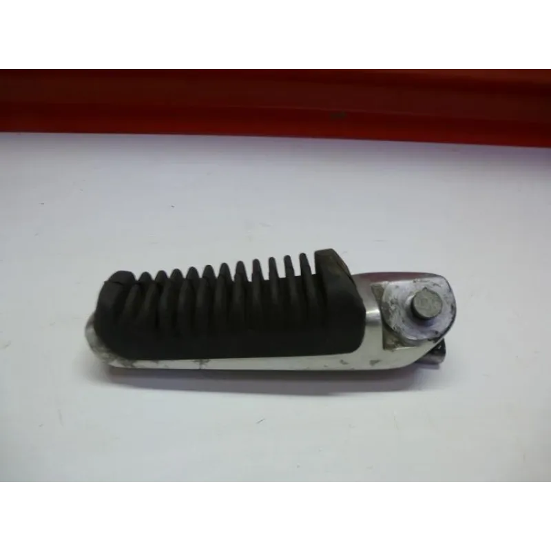 Repose pieds arriere droit SUZUKI UX 125 SIXTEEN 2009 - 2012