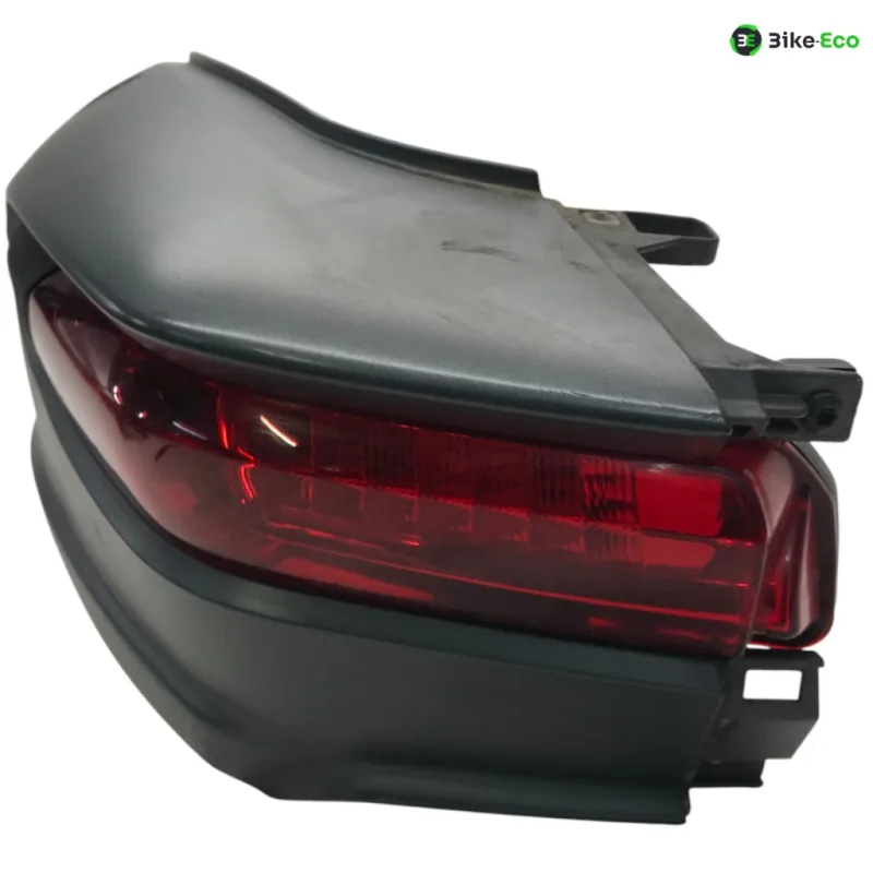 Cache carenage coque arriere gauche PIAGGIO MP3 500 LT 2014-2016 SPORT