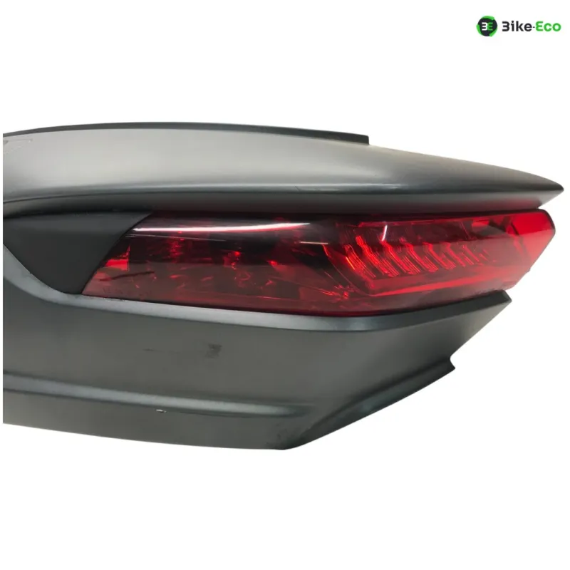 Cache carenage coque arriere gauche PIAGGIO MP3 500 LT 2014-2016 SPORT