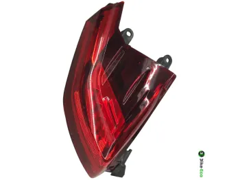 Feu arriere droit PEUGEOT METROPOLIS 400 2013-2016