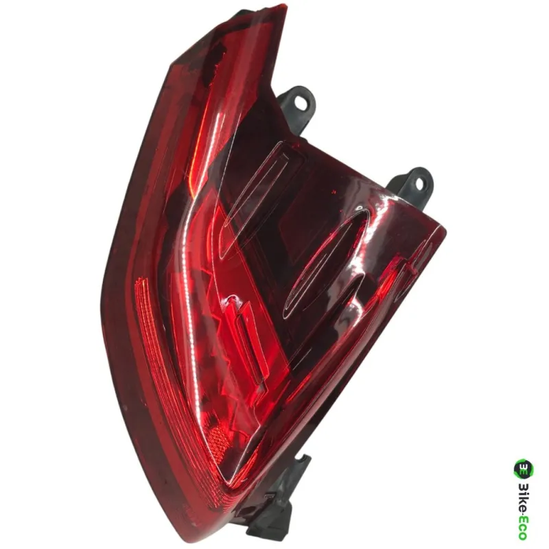 Feu arriere droit PEUGEOT METROPOLIS 400 2013-2016