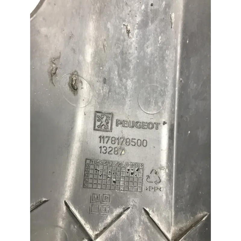 Garde boue avant PEUGEOT METROPOLIS 400 2013-2016
