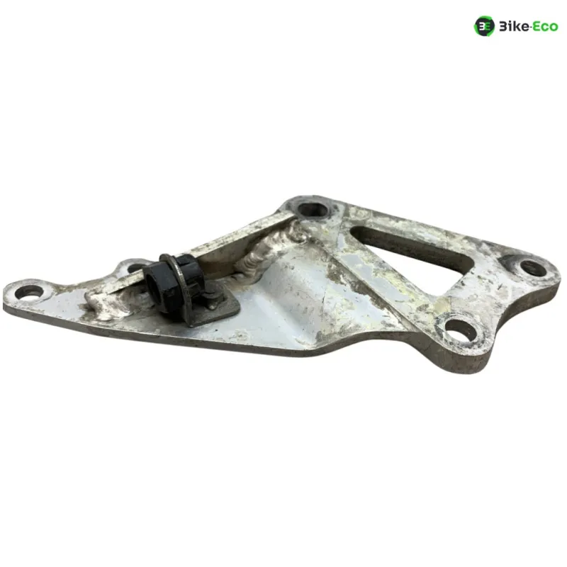 Platine avant droite SUZUKI GSXR 1100 1990