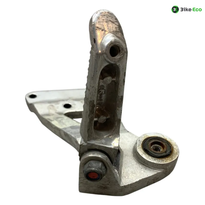 Platine arriere droite SUZUKI GSXR 1100 1989-1990