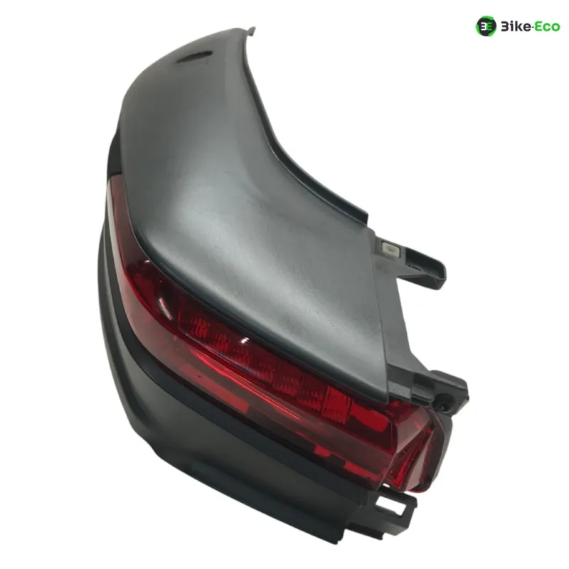 Cache carenage coque arriere gauche PIAGGIO MP3 500 LT 2014-2016 SPORT