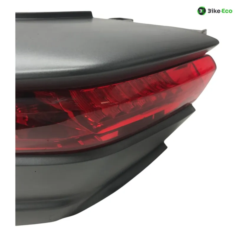 Cache carenage coque arriere gauche PIAGGIO MP3 500 LT 2014-2016 SPORT