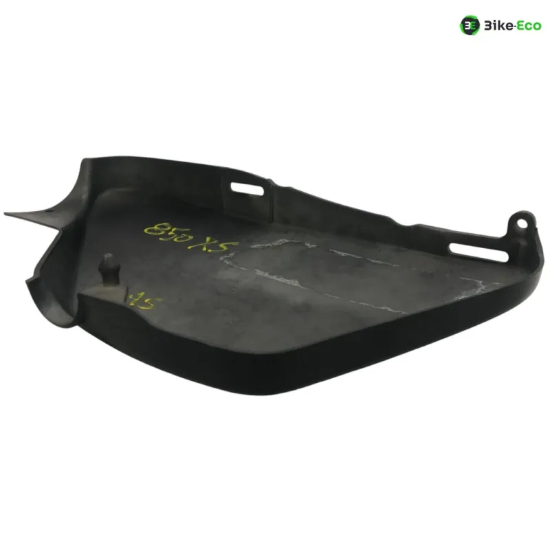 Cache carenage sous selle droit YAMAHA XS 850 1980-1983