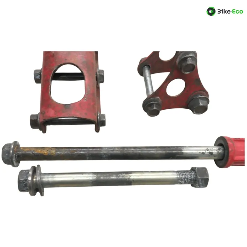 Support moteur HONDA XLR 250 R 1982-1983