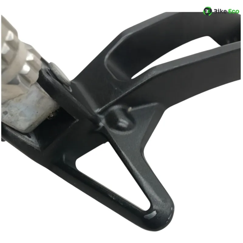 Platine et repose pieds arriere gauche YAMAHA MT09 850 2015-2017 TRACER 900