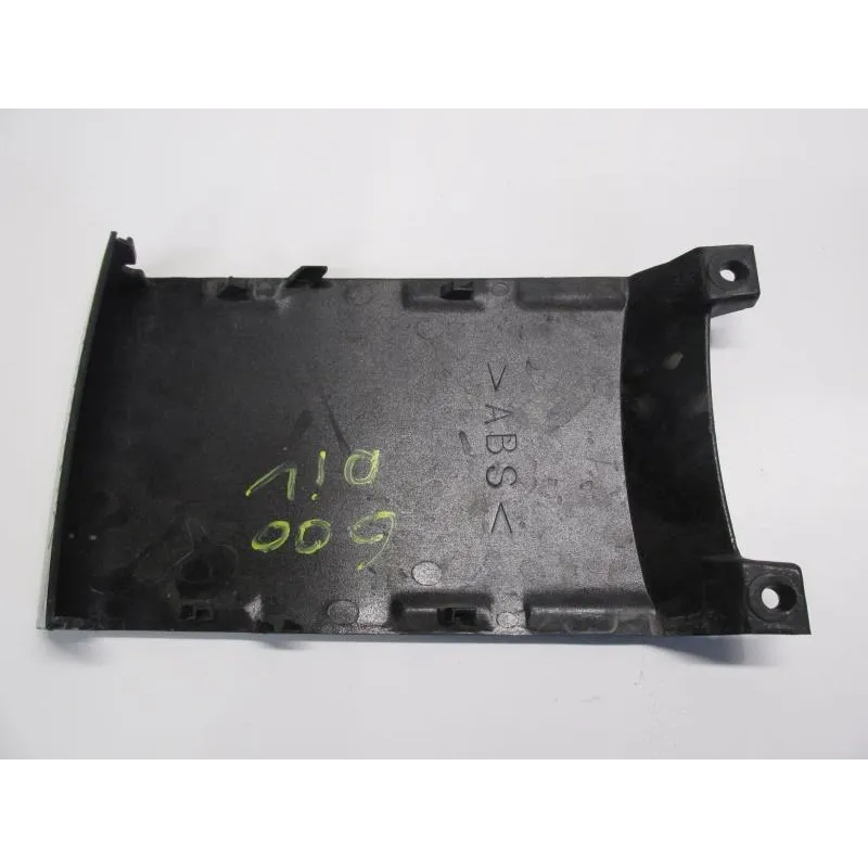 Cache jonction coque arriere YAMAHA XJ 600 N 1999-2002