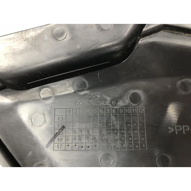 Cache lateral gauche YAMAHA GPD 125 2015-2019 NMAX