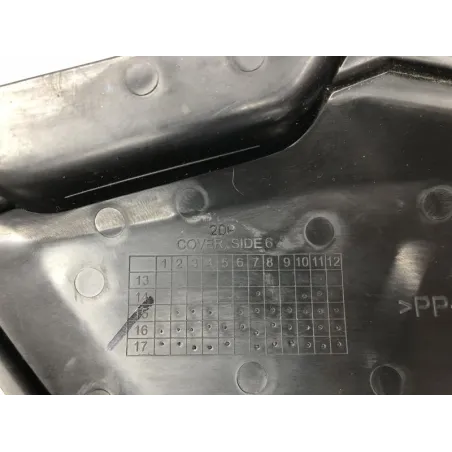 Cache lateral gauche YAMAHA GPD 125 2015-2019 NMAX