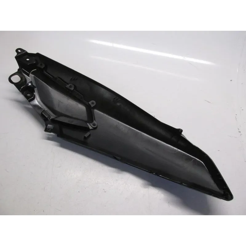 Cache carenage coque arriere droit YAMAHA GPD 125 2015-2016 NMAX