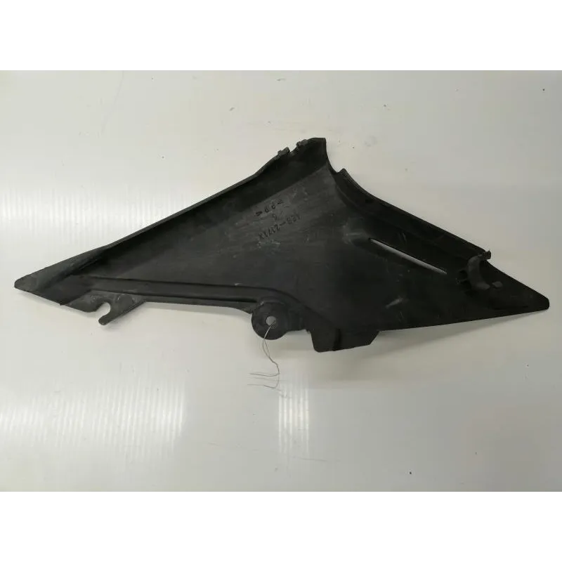 Cache carenage sous selle droit YAMAHA XJ 600 N 1995-1998