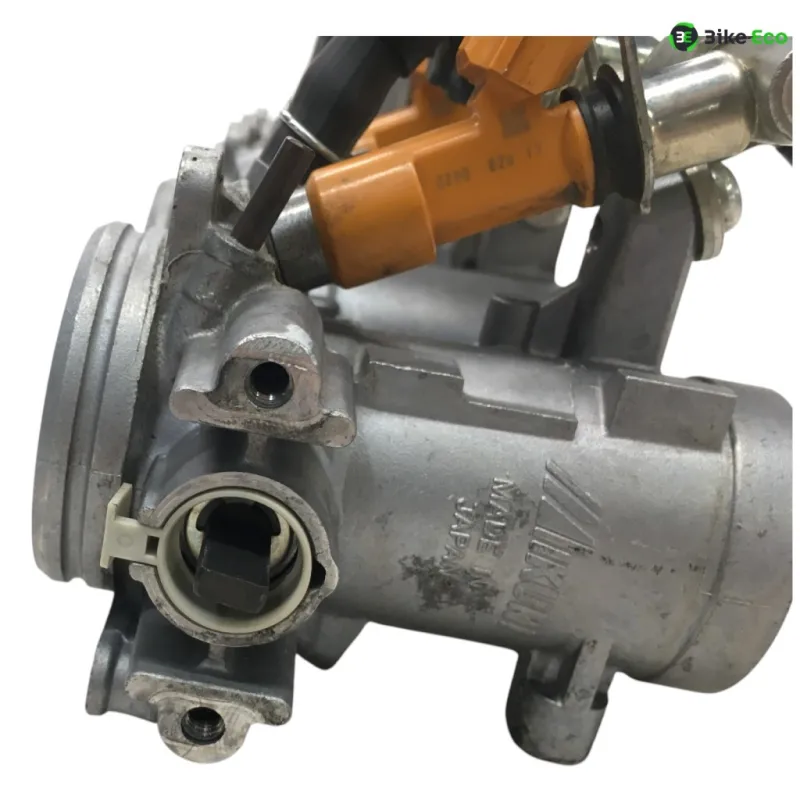 Rampe d'injection YAMAHA FZ6 600 2004-2006
