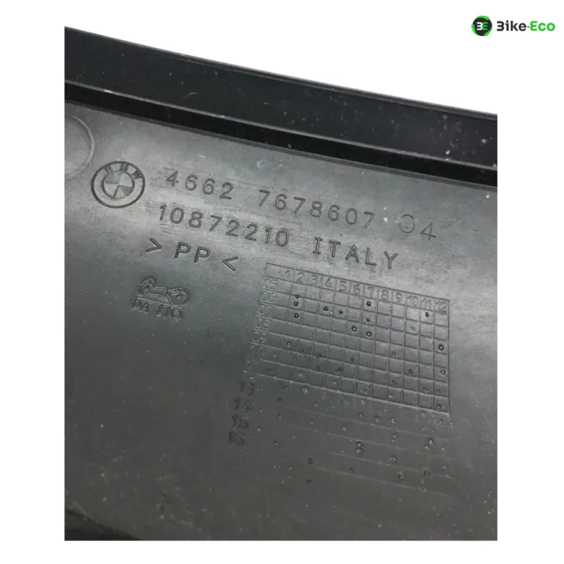 Cache carenage coque arriere droit BMW F 800 R 2015-2019