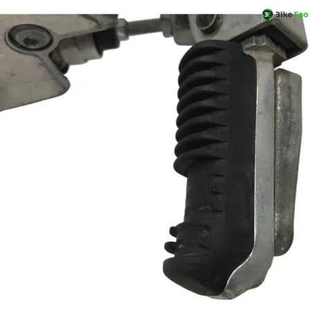 Platine avant droite SUZUKI GSF 600 2000-2004 BANDIT S