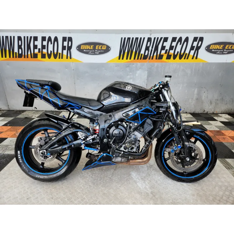 YAMAHA YZF 600 R6