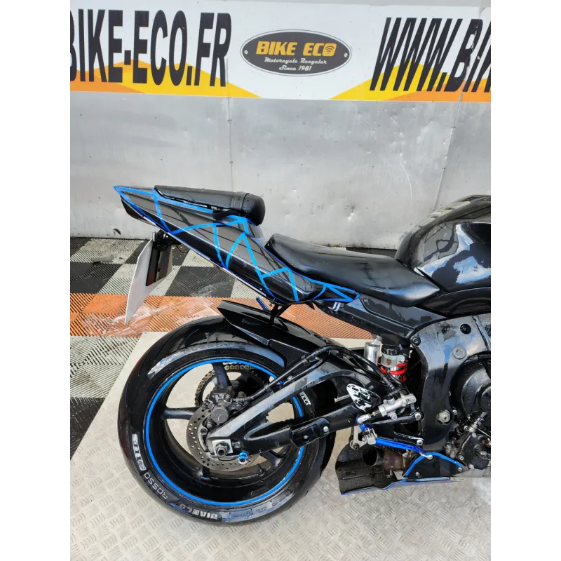 YAMAHA YZF 600 R6