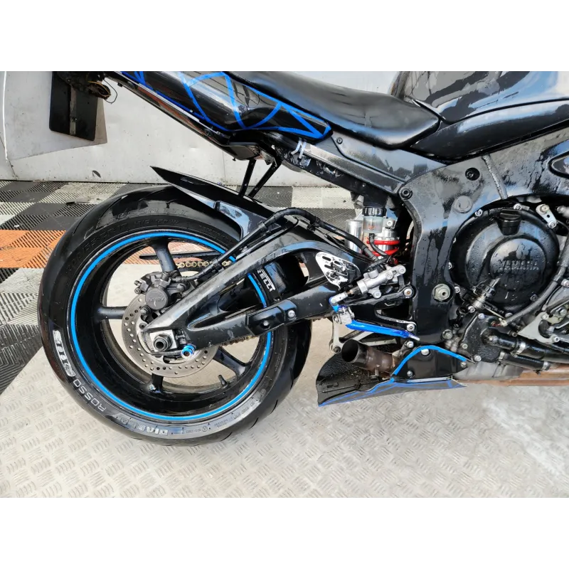 YAMAHA YZF 600 R6