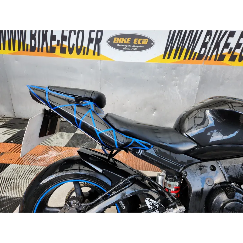YAMAHA YZF 600 R6