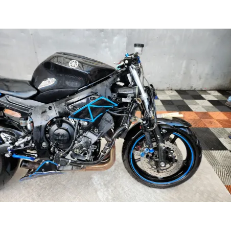 YAMAHA YZF 600 R6