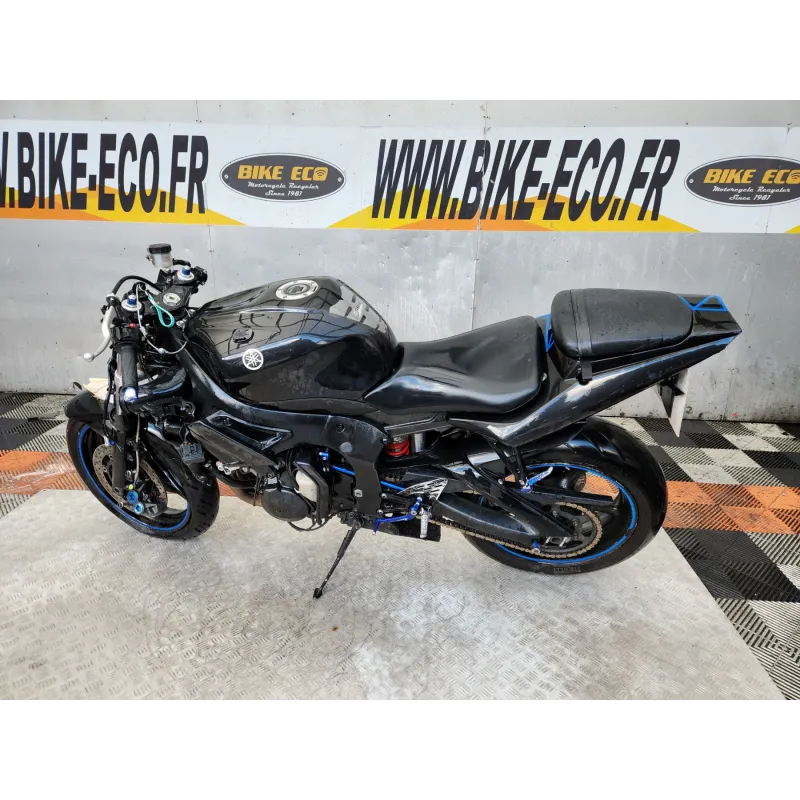 YAMAHA YZF 600 R6