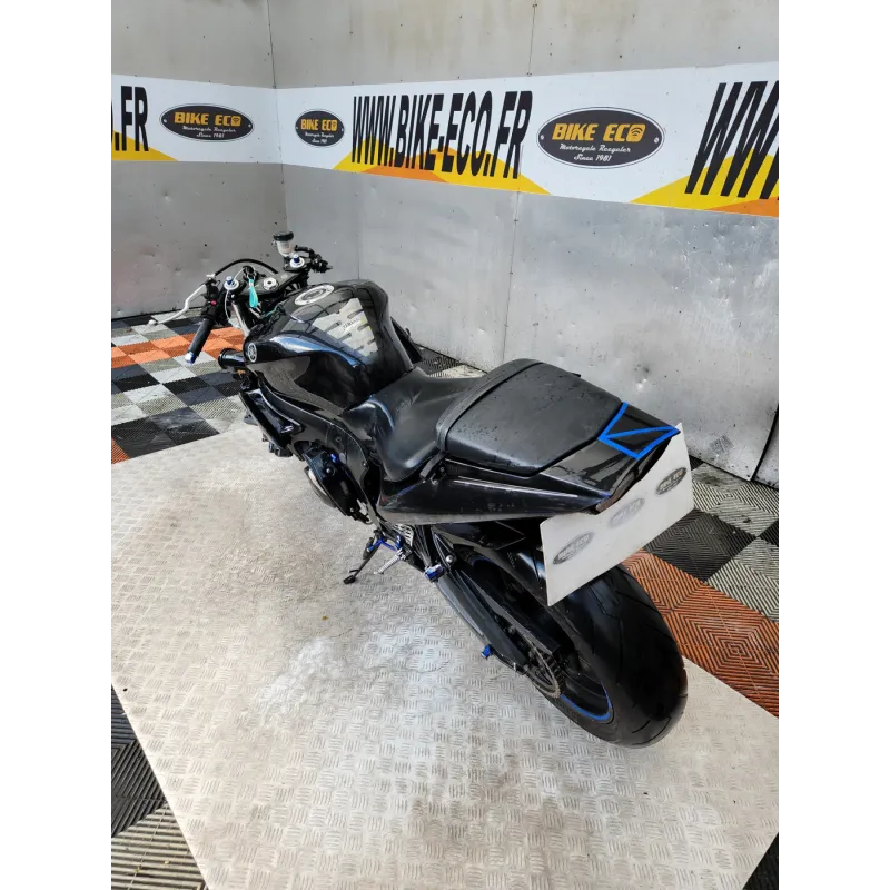 YAMAHA YZF 600 R6