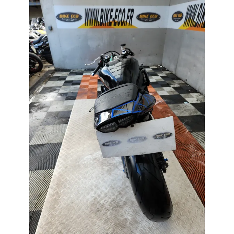 YAMAHA YZF 600 R6