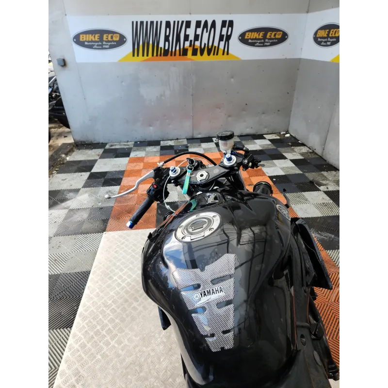 YAMAHA YZF 600 R6