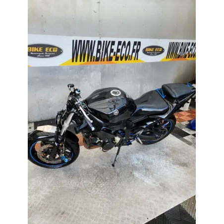 YAMAHA YZF 600 R6