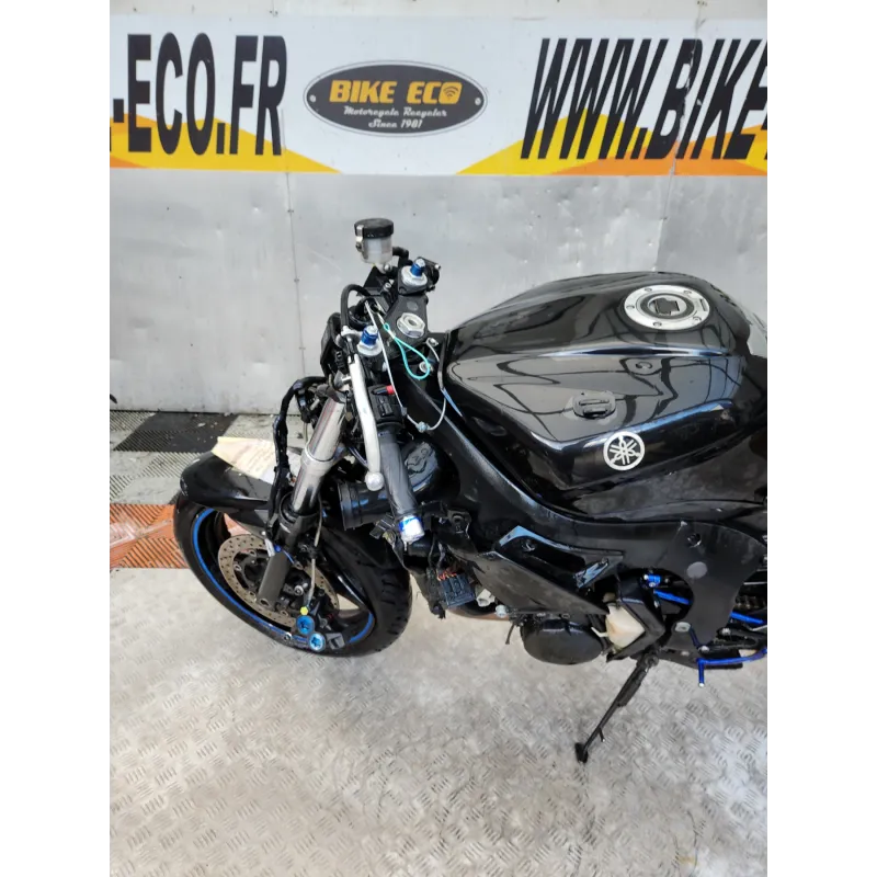 YAMAHA YZF 600 R6
