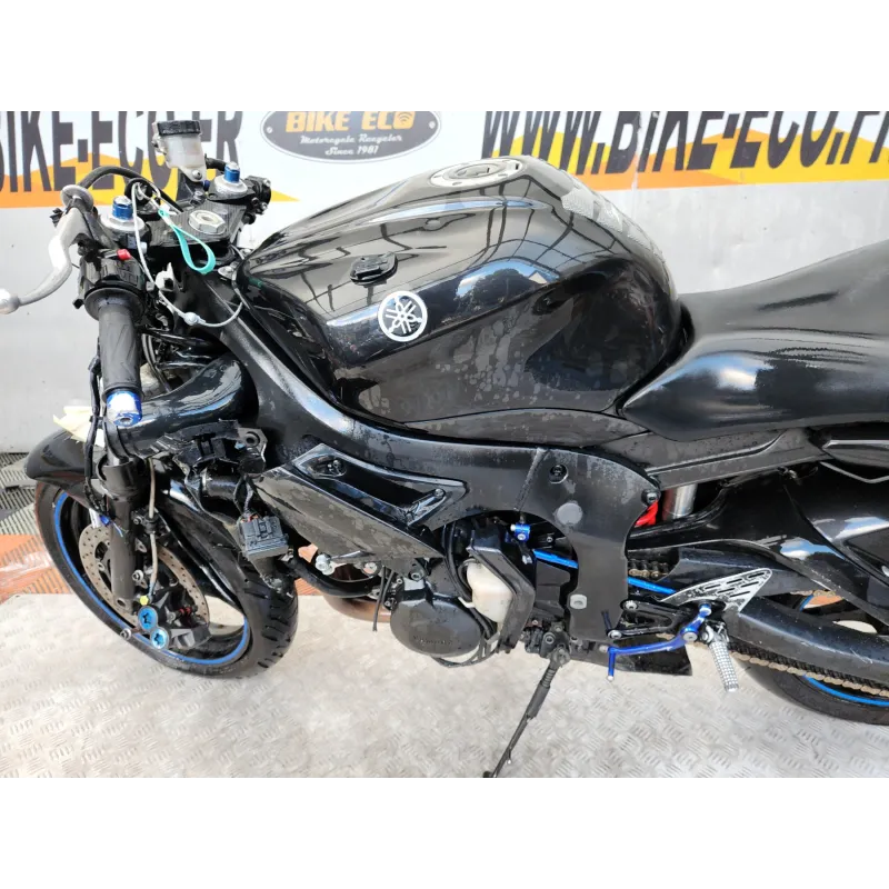 YAMAHA YZF 600 R6