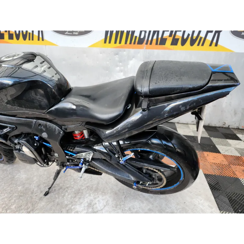 YAMAHA YZF 600 R6