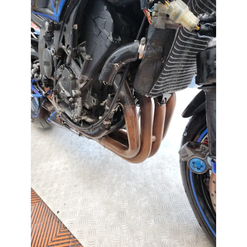 YAMAHA YZF 600 R6
