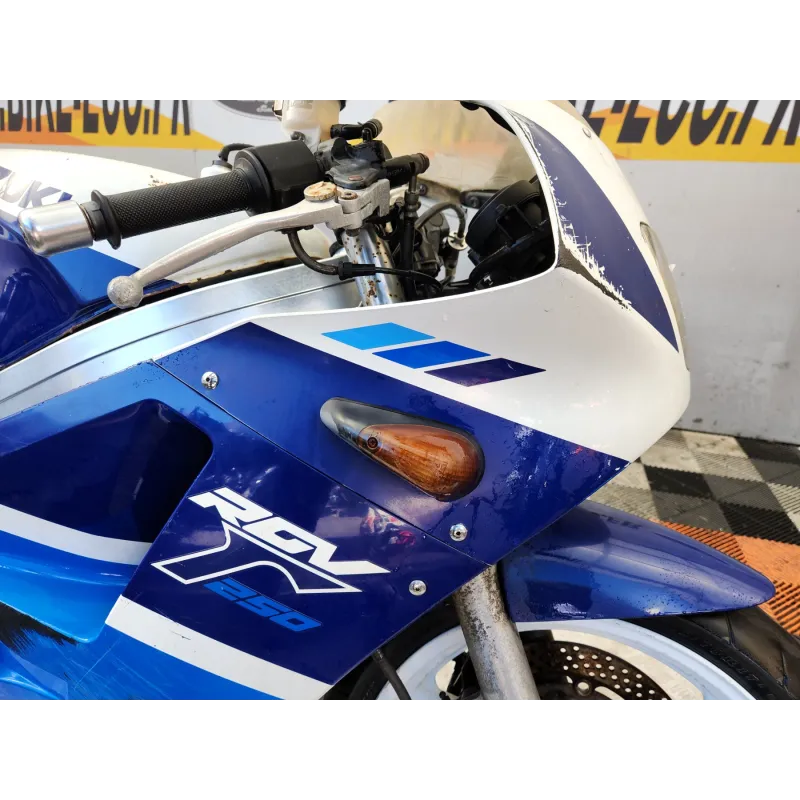 SUZUKI RGV 250