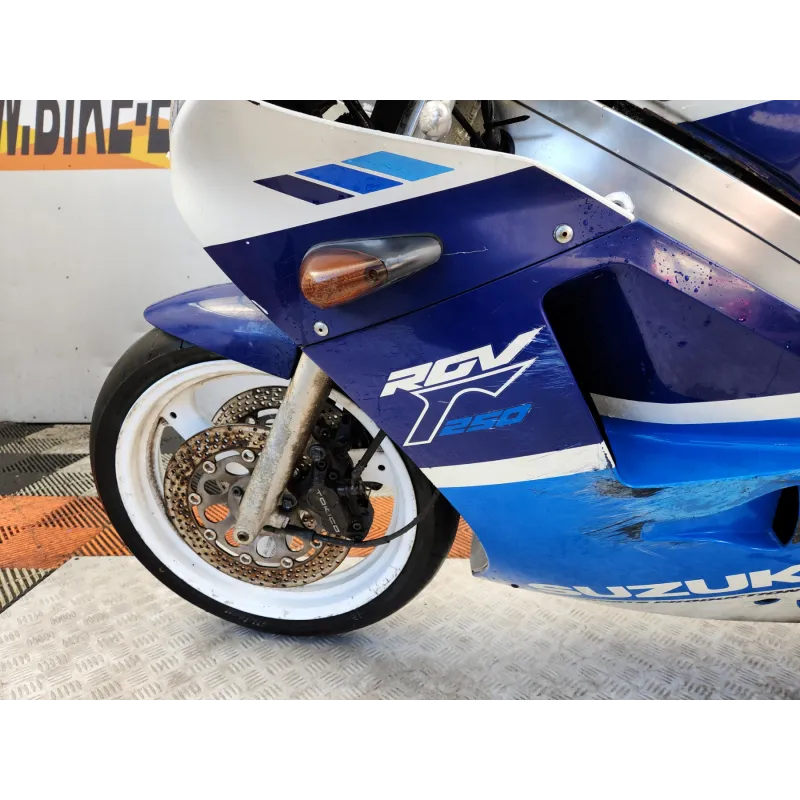 SUZUKI RGV 250