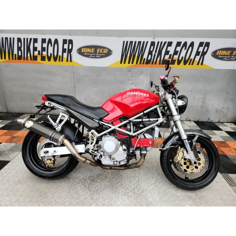 DUCATI MONSTER 900