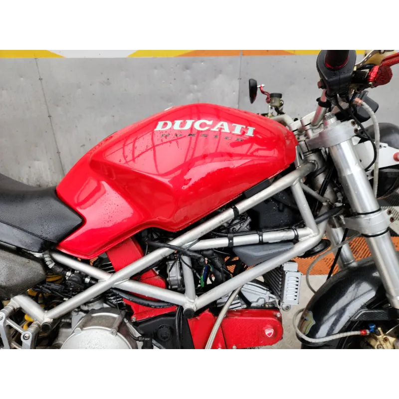 DUCATI MONSTER 900