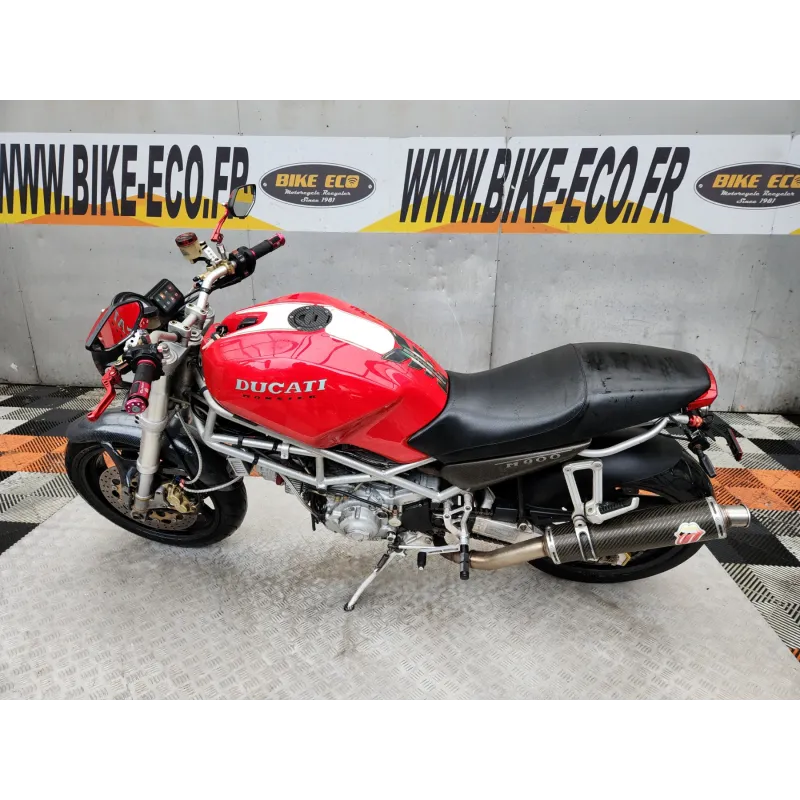 DUCATI MONSTER 900