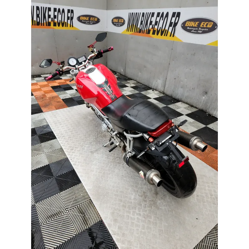 DUCATI MONSTER 900