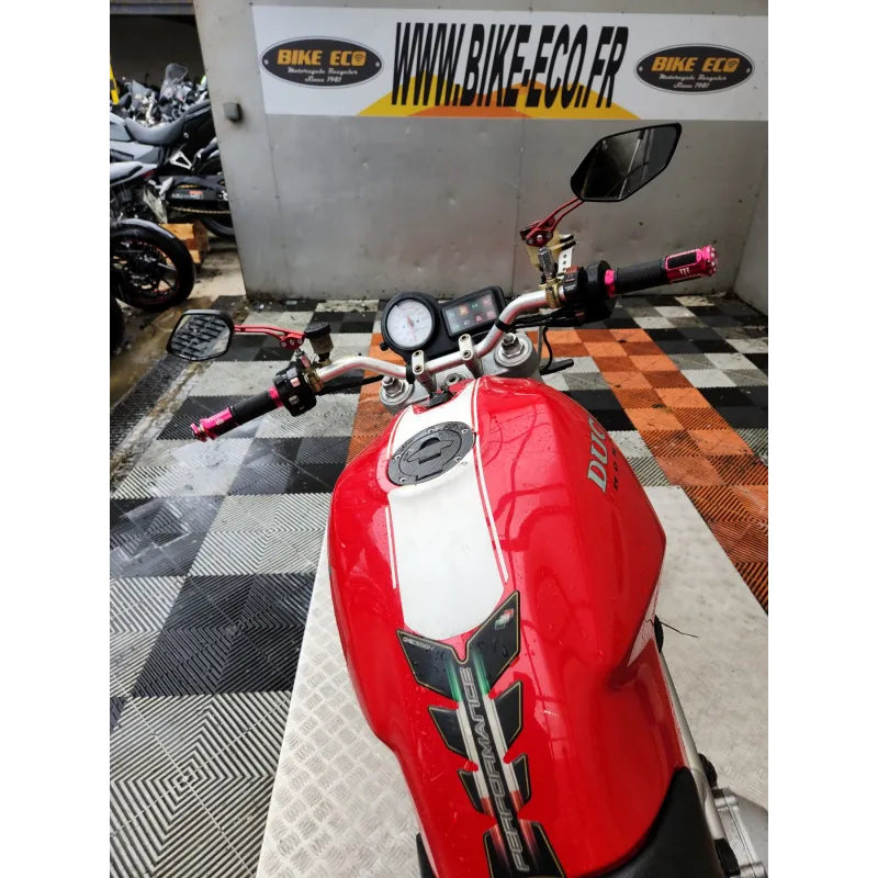 DUCATI MONSTER 900