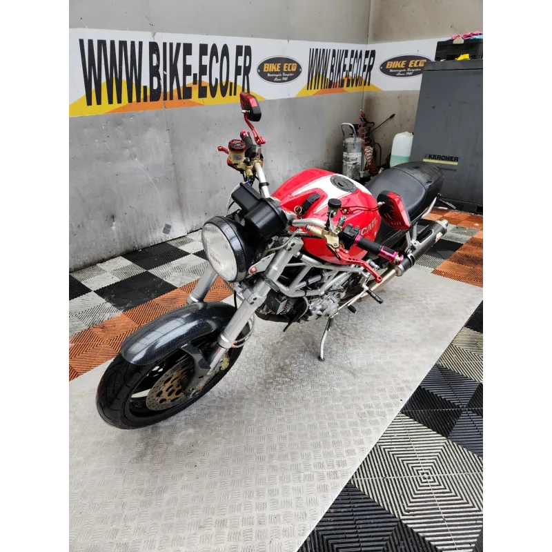 DUCATI MONSTER 900