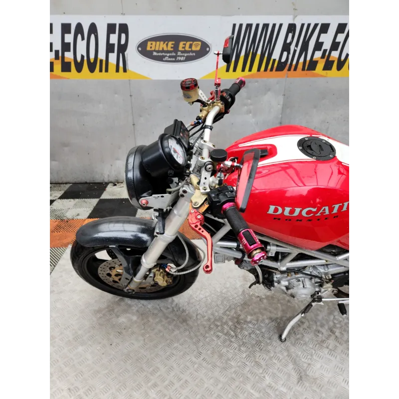 DUCATI MONSTER 900