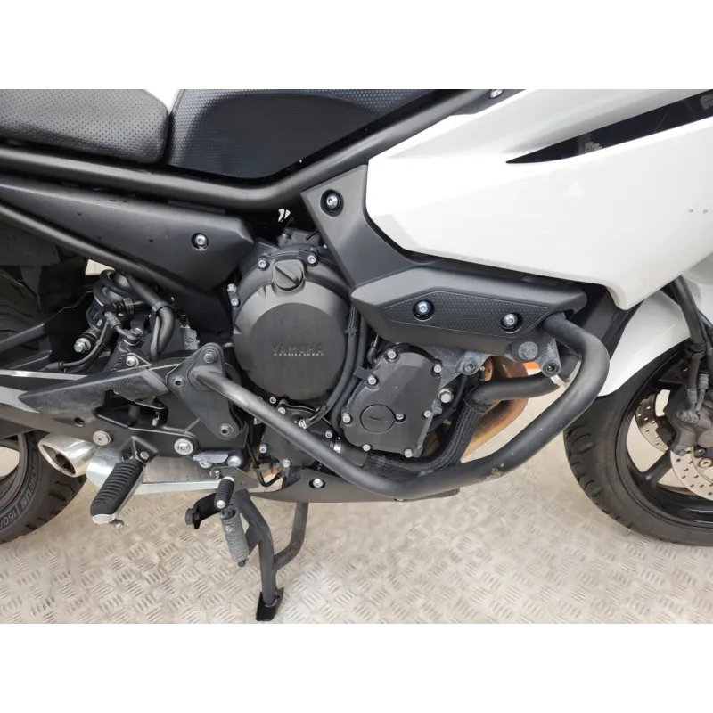 YAMAHA XJ6 600