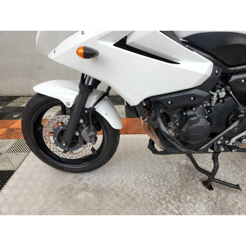 YAMAHA XJ6 600